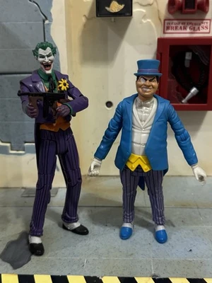 2 DC 宇宙经典人物小丑和企鹅奥斯瓦尔德鹅卵石美泰 — 第 1/4 张图片