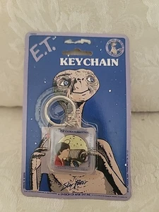 Vintage 1982 E.T. Extra Terrestrial Keychain Key Ring new and sealed - Picture 1 of 4