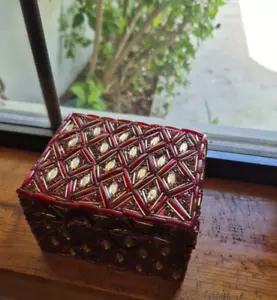 Vtg Hand Beaded Wood Red Keep Sake Trinket Box Seed & Bugle Beads Mirror Diamond - Picture 1 of 21