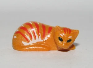 Playmobil Miniatur gestreifte gelbe Mama liegende Katze - C16 - Bild 1 von 3