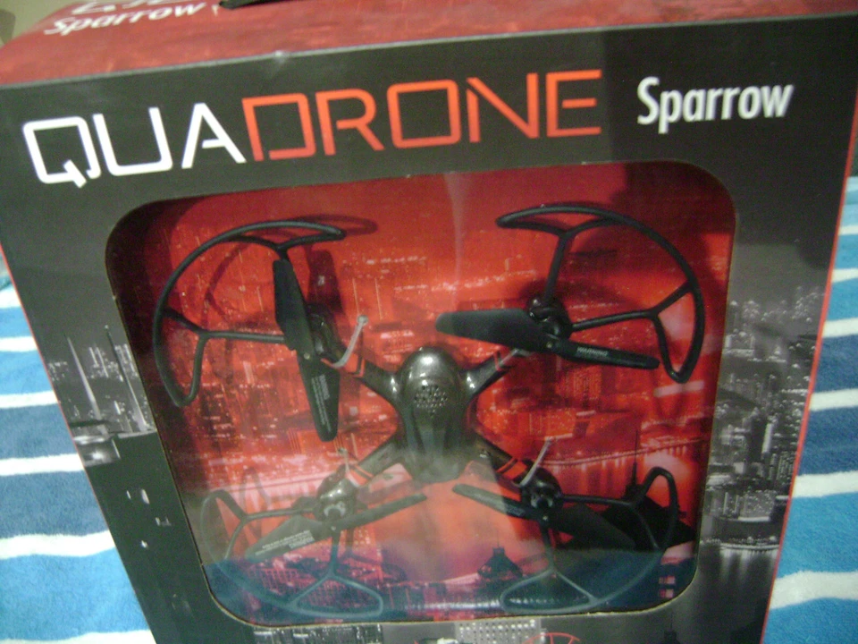 QuadDrone Sparrow Drone Quadcopter 3 Speed, anti-crash guards, auto return. NEW - Image 1 of 4