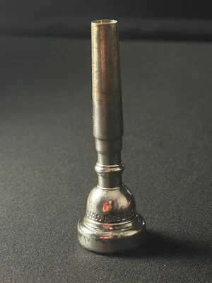 Boquilla trompeta Vincent Bach Corp Mt Vernon 10-1/2C (de colección, sin punto) Foto 1 de 4