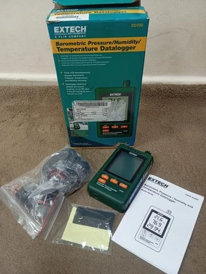 Extech / Barometric Pressure/Humidity/Temperature Datalogger / SD700 - Image 1 of 4