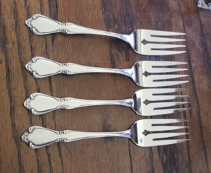 Lot of 4 Oneida Oneidacraft Deluxe Stainless Chateau Salad Forks USA - Picture 1 of 6