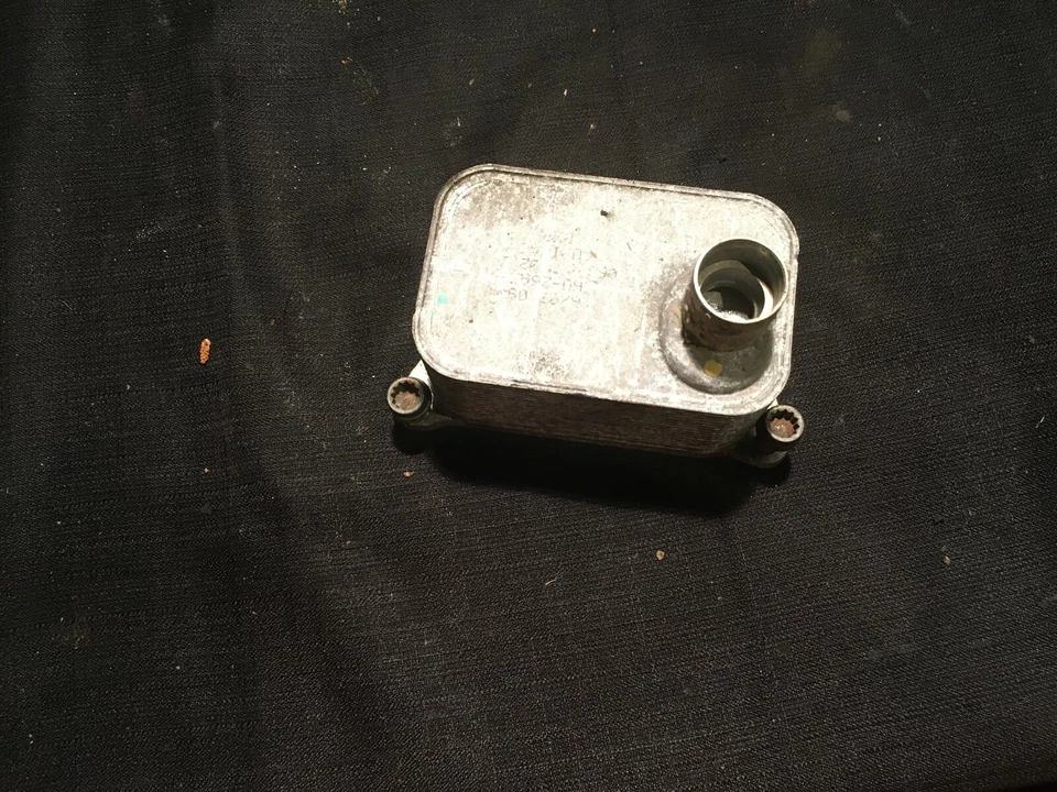 Volkswagen Passat Audi A4 Turbo TFSI 2008-2012 2,0 L EA888 enfriador de aceite Foto 1 de 1