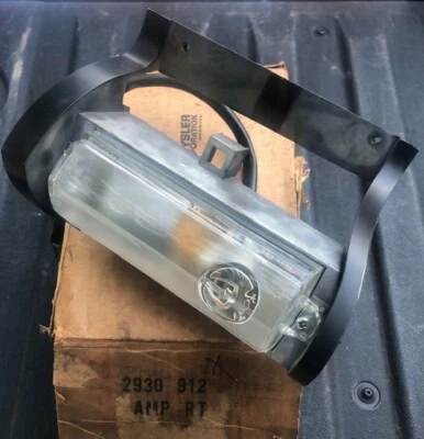 Chrysler Imperial 1969 NOS MOPAR luz de estacionamiento derecha conjunto de lámpara de esquina Foto 1 de 4