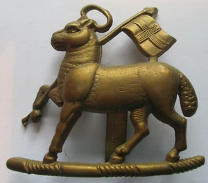 Queen's Royal Regiment (West Surrey) Brass Cap Badge. British Military Insignia - Picture 1 of 8