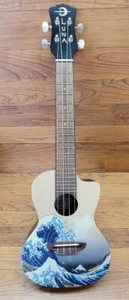 Luna Uke Great Wave Konzert Ukulele, Mahagoni, Fichte, Cutaway, Pickup, GIG Bag - Bild 1 von 5
