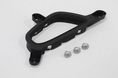 Placa de respaldo guía del cinturón de seguridad delantero derecho negro Audi RS4 B7 8E0881630A Foto 1 de 4