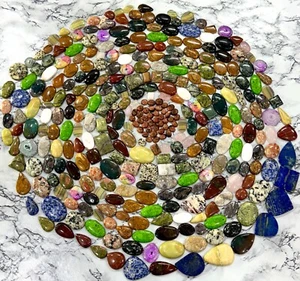 GROSSHANDEL 2,370 KG Halbedelsteine/gemischte Form Cabochon Posten/handpoliert - Bild 1 von 5