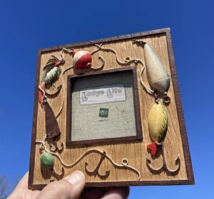 Vintage Lodge Life Fishing Lures Bobbers Bagley ++ RUSS Photo Frame  ❤️blt7j1 - Picture 1 of 12