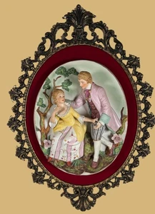 Vintage Capodimonte-Style Porcelain Wall Plaque – Rococo Couple in Ornate Gilt O - Picture 1 of 9