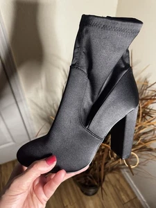 Call It Spring Brand Women's Heeled Boots Stretchy Material Size 6 1/2 - Picture 1 of 11