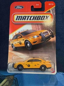 2024 MATCHBOX FORD POLICE INTERCEPTOR 29/125 YELLOW - Picture 1 of 1