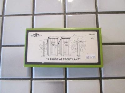 DURANGO PRESS A PAUSE AT TROUT CREEK HIS & HERS OUTHOUSE KIT H O SCALE - Image 1 of 4