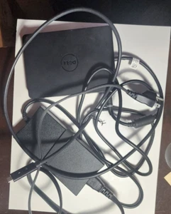 Estación de acoplamiento Dell WD15 + adaptador de corriente 130 W - Imagen 1 de 4