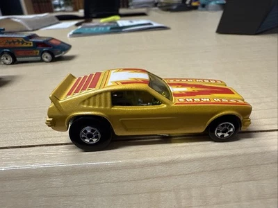 HOT WHEELS 2011 THE HOT ONES  SHOW HOSS MUSTANG II YELLOW - Image 1 of 4