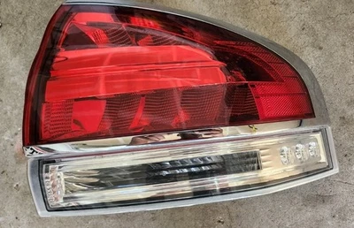 TESTED 2011-2015 Lincoln MKX Tail Light Right (passenger Side) COMPLETE, OEM. - Image 1 of 4