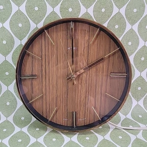 Reloj de Pared Eléctrico Vintage Mediados de Siglo Metamec Retro Teca y Oro Años 70 - Imagen 1 de 10