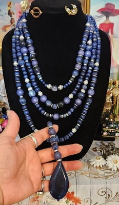 Collar Chico's Cuatro Hilos Tonos De Azul Acrílico Y Cuentas De Vidrio Tono Plateado Foto 1 de 4