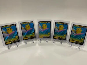 🔥Surfendes Pikachu V 008/025 - Celebrations - Holo Pokemon Karte, Fresh Pulls! 🔥 - Bild 1 von 4