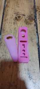 Pink Wii remote and nunchuk silicone covers - Picture 1 of 5
