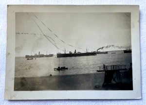 Barcos en el Bund, Shanghai, China antes de la guerra, (1932) - Foto vintage en blanco y negro - Imagen 1 de 2