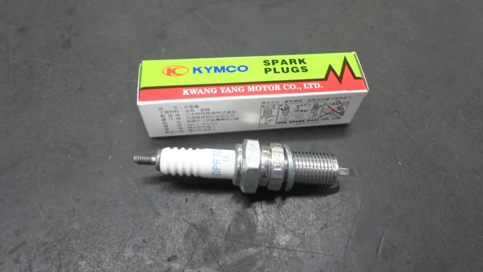 ORIGINAL KYMCO DINK 125 150 PEOPLE S 250 NGK DPR7EA9 CANDLE 00122997 - Image 1 of 1
