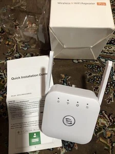 pix-link-N300 Wireless Repeater Wi-Fi Range Extender/AP Router Plug and Play - Picture 1 of 5
