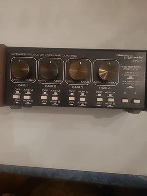 Altavoces de 4 vías Niles Audio SVC-4 circuitos de protección - amplificador A - amplificador B. Foto 1 de 4