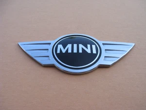 11 12 13 14 15 16 MINI COOPER COUNTRYMAN FRONT EMBLEM LOGO BADGE SIGN OEM A46758 - Picture 1 of 4