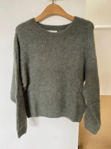 Amazing New American Vintage R-Neck Jumper Dusty Green in S - Picture 1 of 3