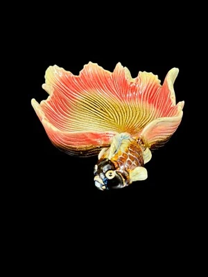 Plato/cenicero de cerámica artística Koi mariposa de porcelana vintage usado en excelente estado Foto 1 de 4