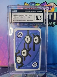 2019 Pokemon Playing Cards Pocket UNO Skip Unown Blue CGC 8.5 - Bild 1 von 2