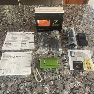 Fuji Fujifilm FinePix Z10FD Green 7.2MP Digital Camera Complete Set Up - Picture 1 of 17