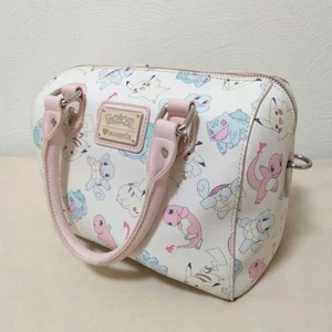 ¡Muy raro! Bolso de hombro Loungefly x Pokémon Pikachu colaboración Boston - Imagen 1 de 9