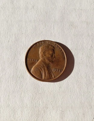 RARE 1971 No Mint Mark Lincoln Memorial Penny L on The Rim Error  - Image 1 of 4