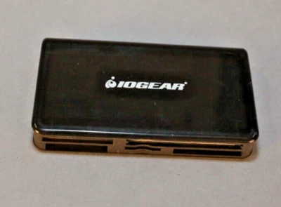 Iogear GFR381 SuperSpeed USB 3.0 Multi-Card Reader/Writer - DAMAGED - Image 1 of 3