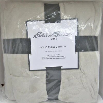 Tiro de vellón liso Eddie Bauer, 50" X 60".  Doblación. Foto 1 de 4