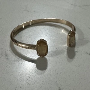 Kendra Scott Elton Cuff Bracelet Gold Tone Ivory Mother of Pearl Well Used Worn - Picture 1 of 6