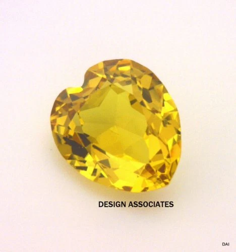 SAFIRA DOURADA CRIADA EM LABORATÓRIO 7X6 MM CORTE CORAÇÃO AAA - Imagem 1 de 1