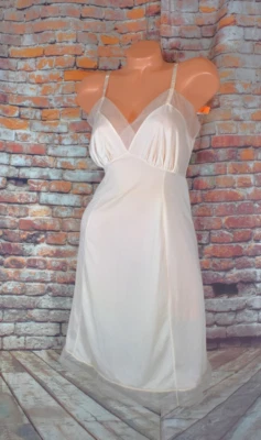 Sujetador lencería coqueta vintage de nailon rosa claro sin cordones de encaje Foto 1 de 4