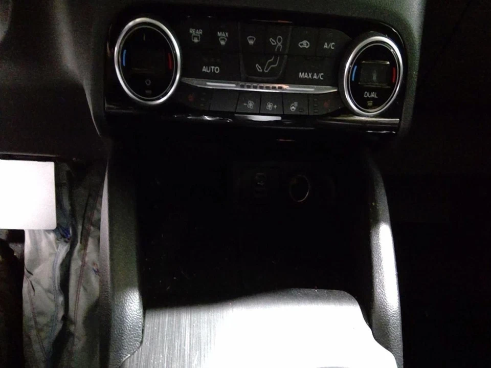 Temperature Control Front With Dual Zone Fits 20-22 ESCAPE 979917 - Image 1 of 1