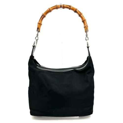 Borsa a mano Gucci vintage in nylon di bambù dal Giappone