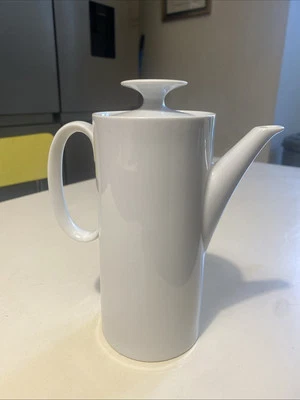 vintage jolie petite cafetière design en porcelaine marque Thomas allemagne - Photo 1/4