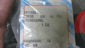 NEW OEM Sandvik Pressure Switch Decreasing 60PSI 64119327 - Picture 1 of 3