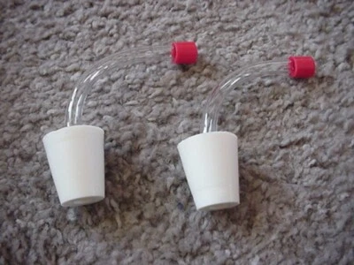 NUEVO 2 Tapones Alimentador MULTI BOTELLA Colibríes GRADUADOS IMITACIÓN CORCHO Y TUBO Foto 1 de 4