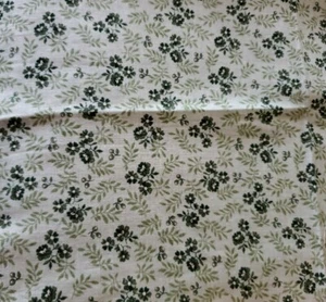 Vntg Sewing Fabric 2 Fat Quarters Green Calico Floral Cotton 21X18" Each - Picture 1 of 4