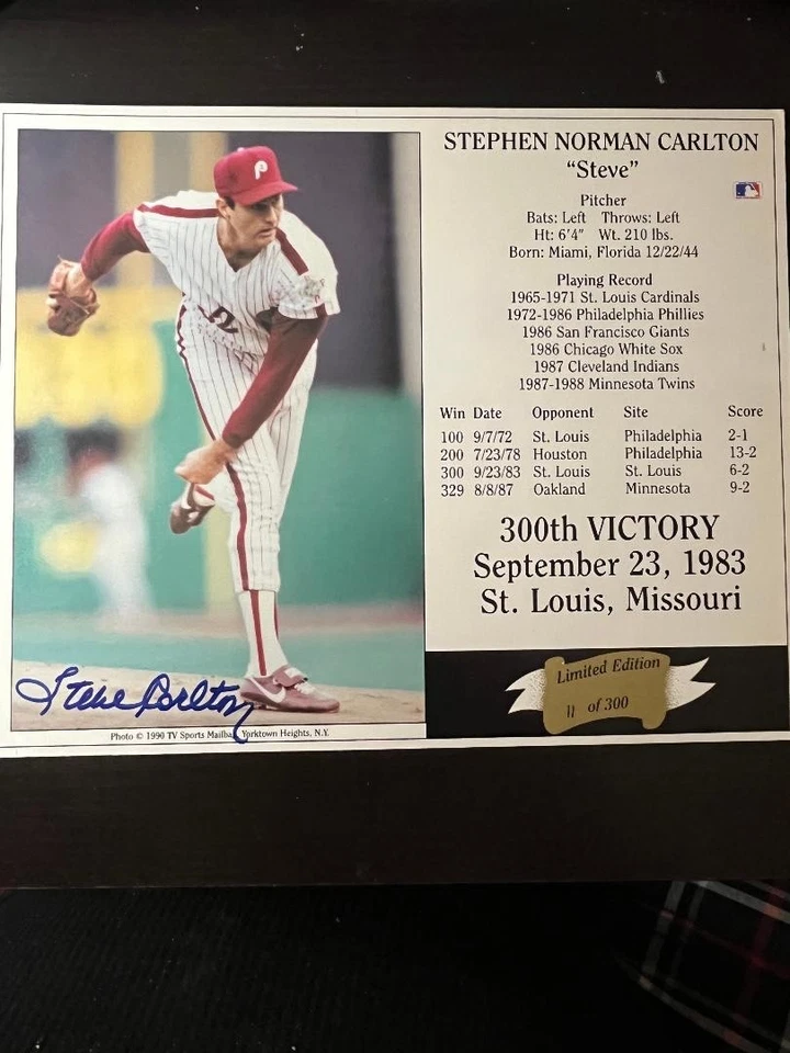MLB Player Steve Carlton 8 x 10 300th Victory Signed Autographed Photo Card - Image 1 of 1
