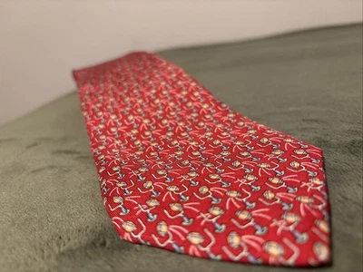 Corbata para hombre Vineyard Vines 100 % seda limitada roja patrón de portería de campo de fútbol Foto 1 de 4